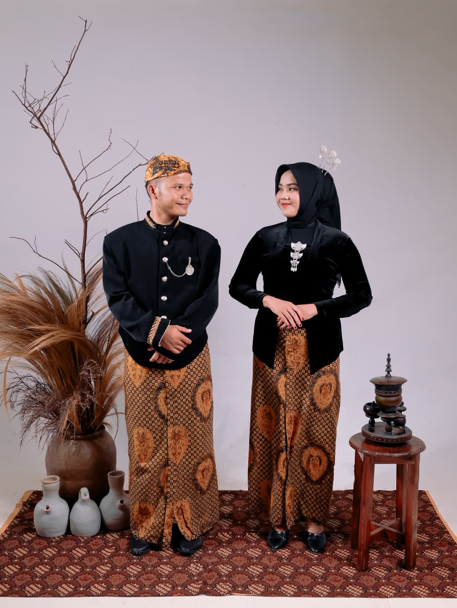 Tiwi & Man